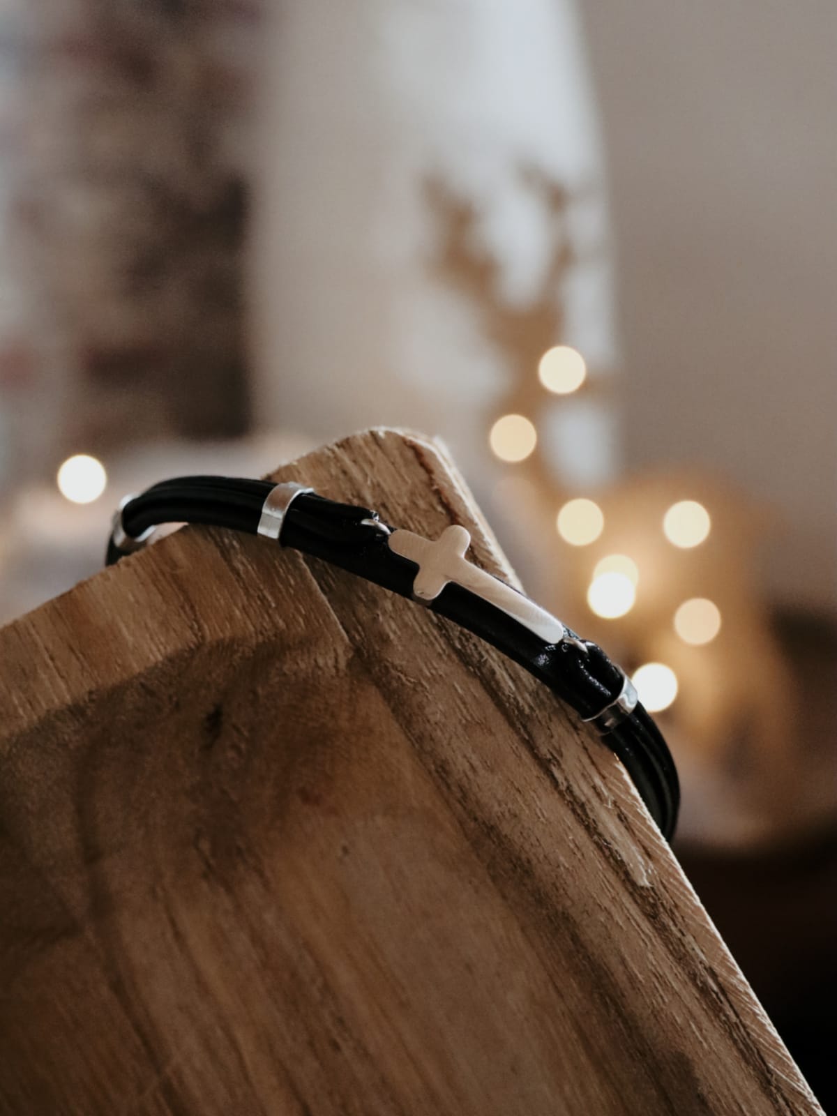 Kožený náramek Cross