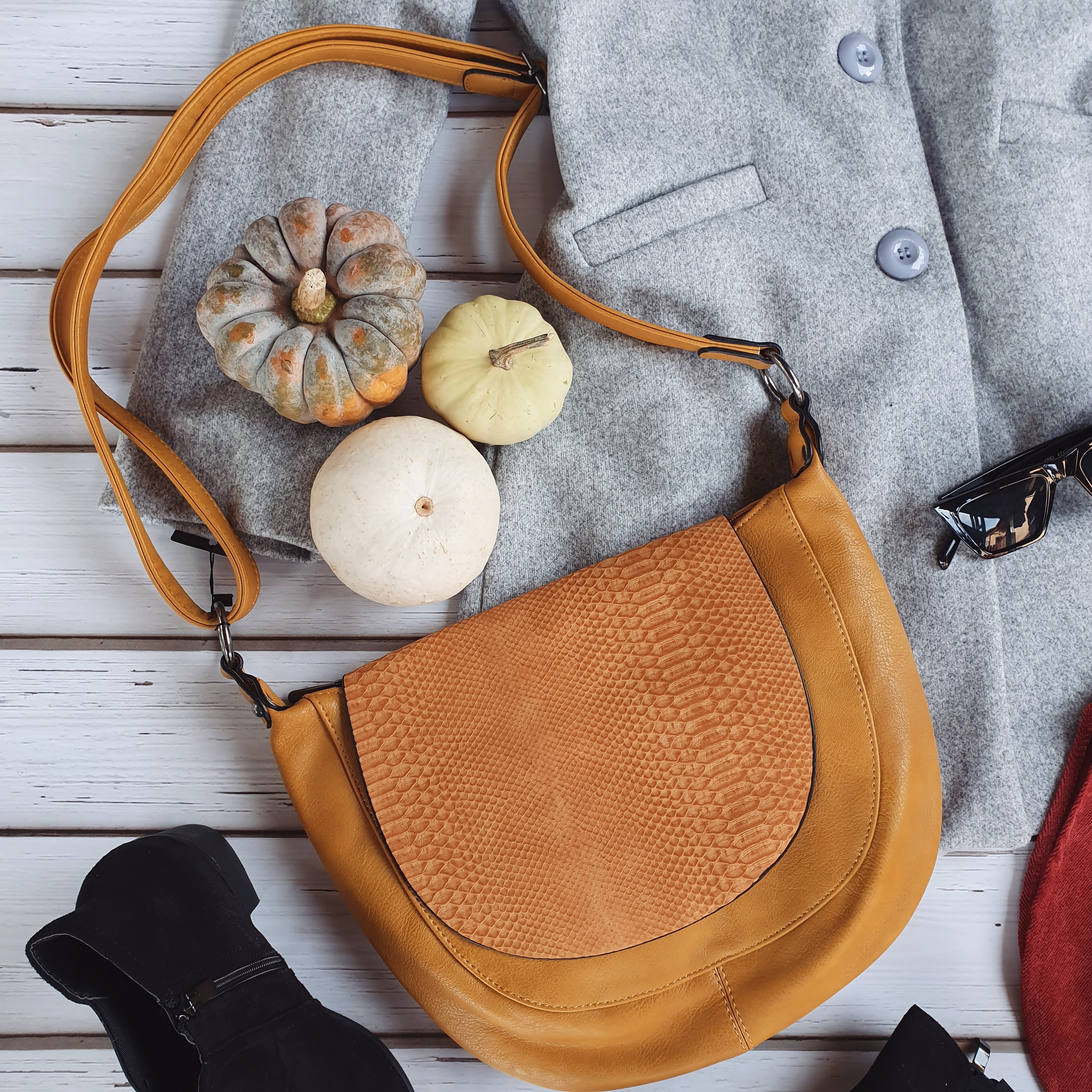 Crossbody - Camel