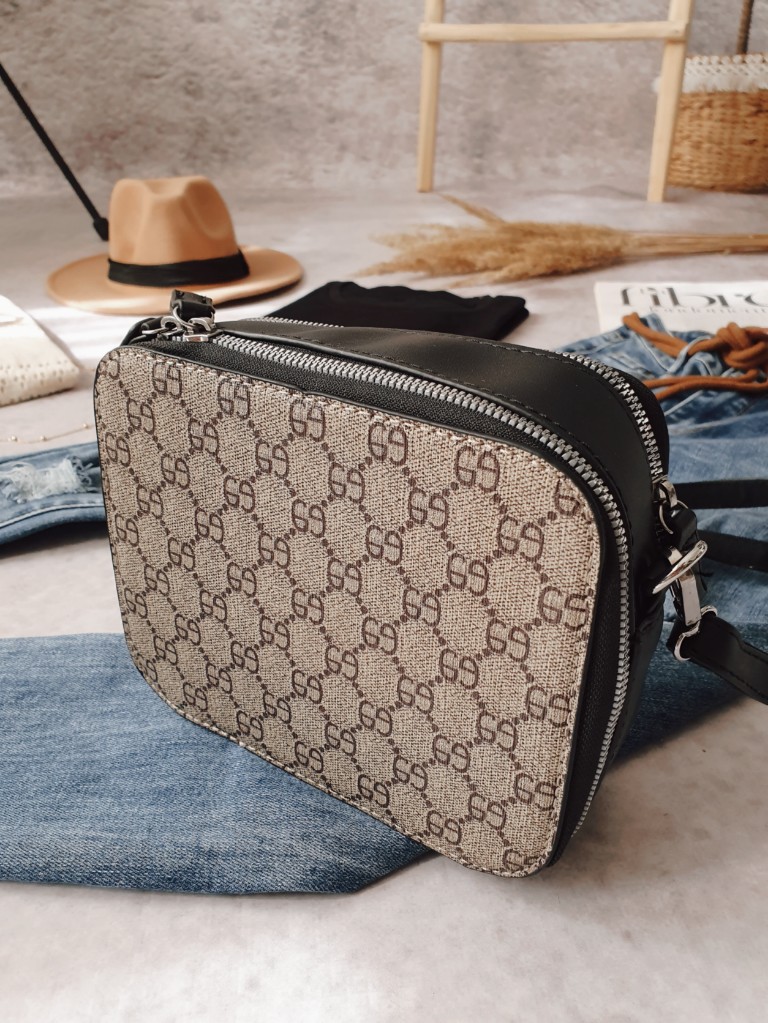 Crossbody Simply - černá