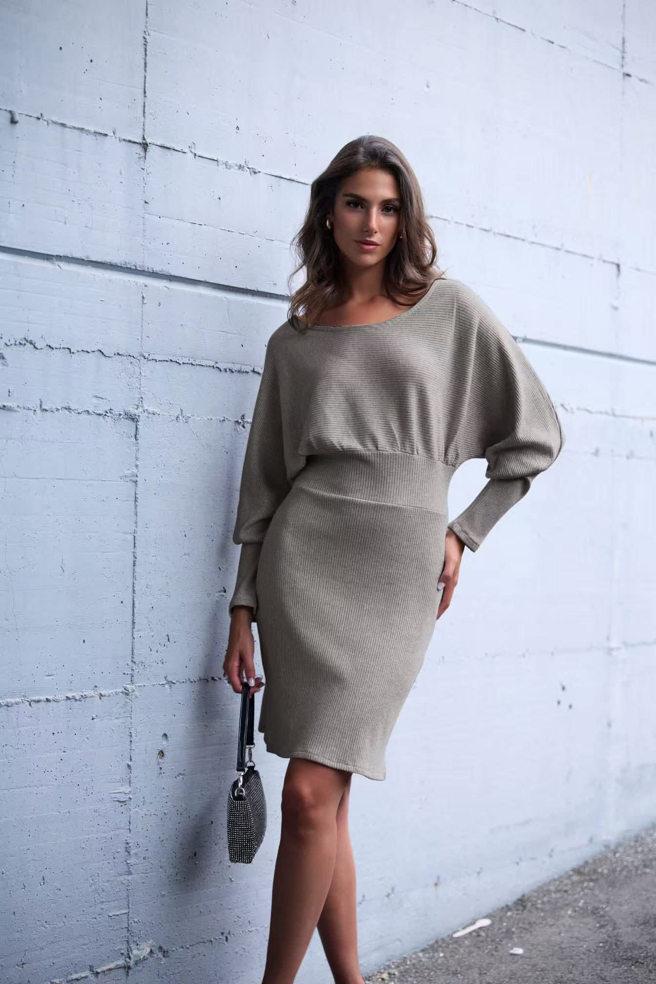 Elegantní svetrové šaty Batwing - capuccino