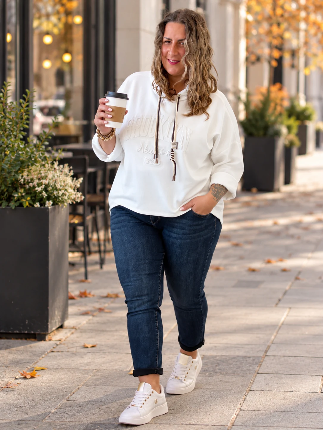 Mikina Brooklyn máselko do 3XL - bílá