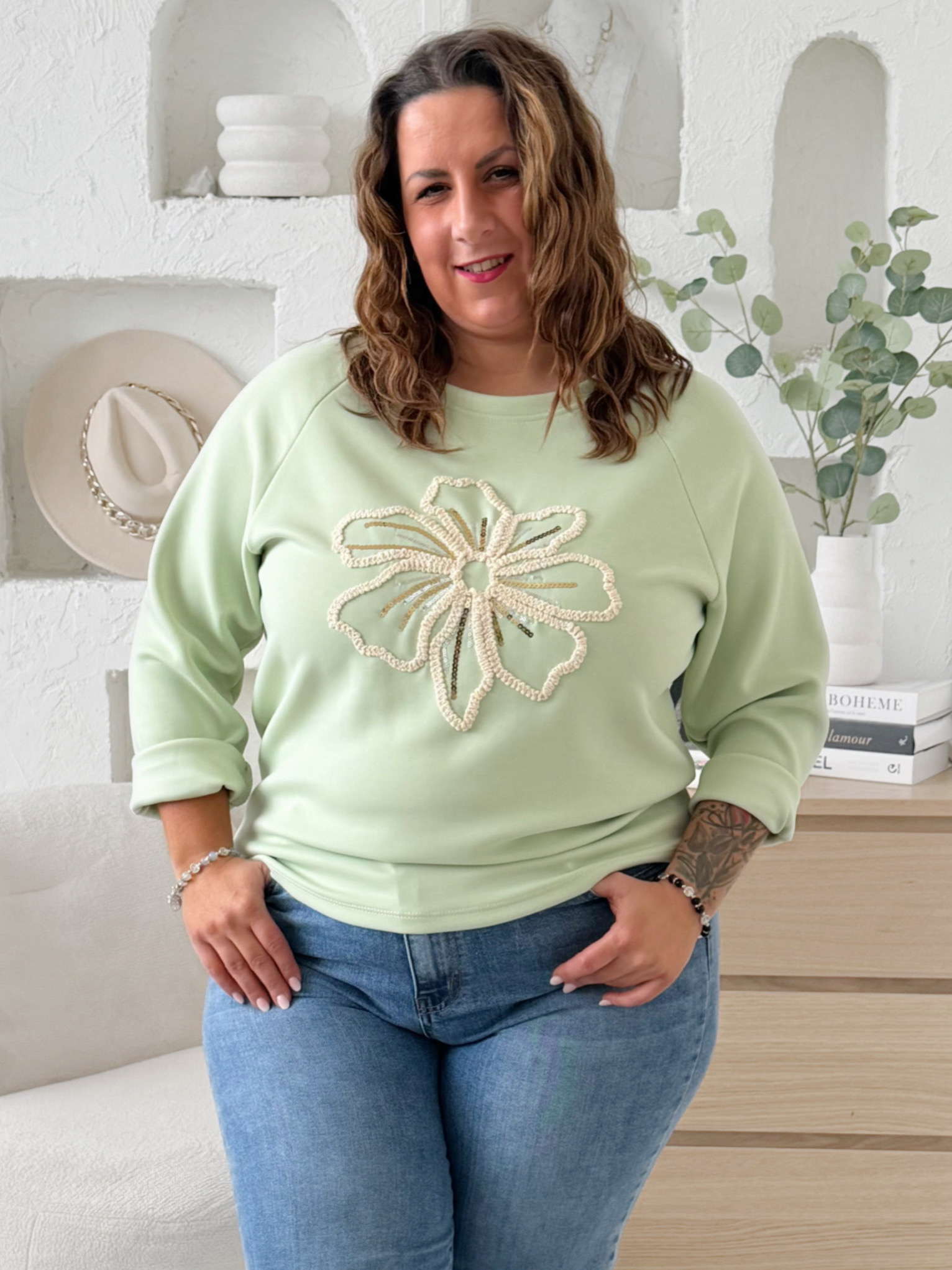 Máslová mikina Woman Flower do 3XL zelenkavá