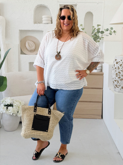 Halenka Penelope s náhrdelníkem do 4XL - bílá