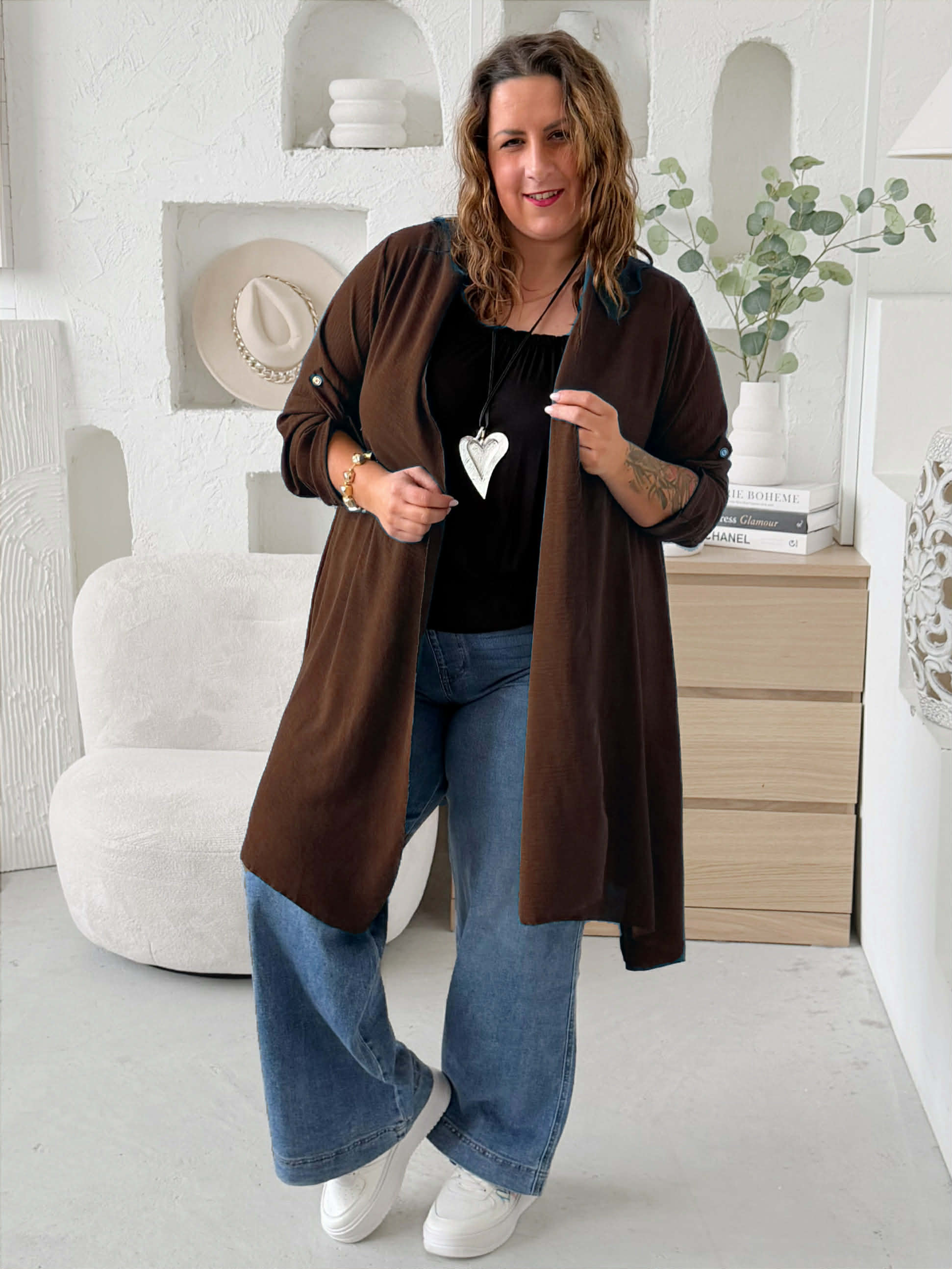 Lehounký cardigan z nemačkavého materiálu do 4XL čokoládový