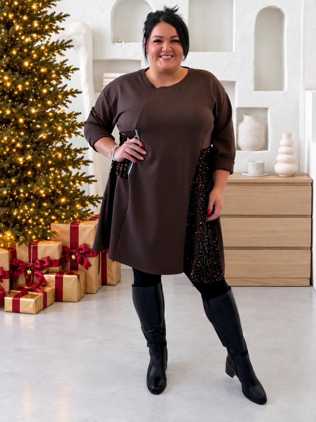 Máselkové sváteční šaty Elori do 4XL - čokoládové