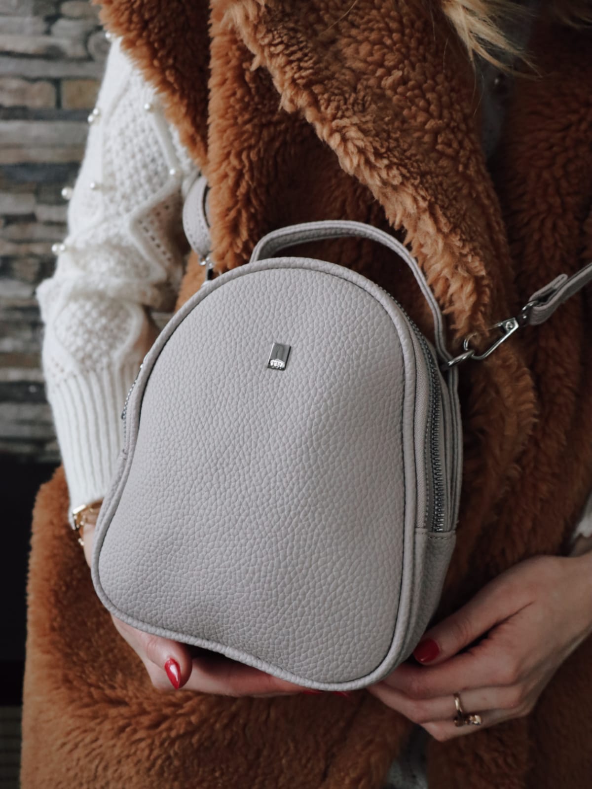 Mini batůžek crossbody - šedý