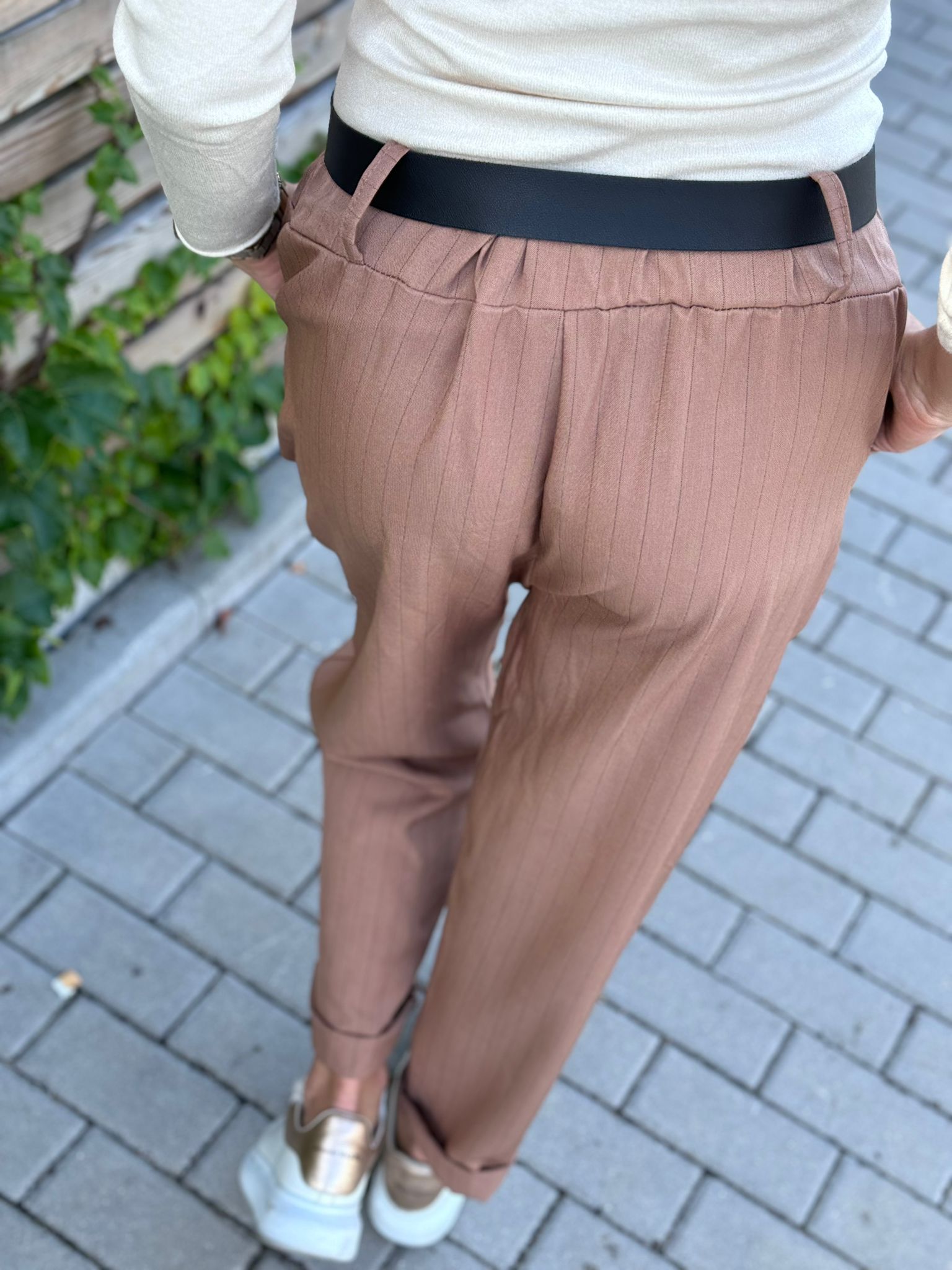 Oversize ležérní kalhoty s páskem camel