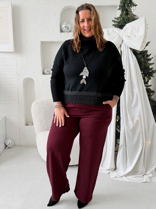 Elegantní rolák s krajkou do 3XL černý
