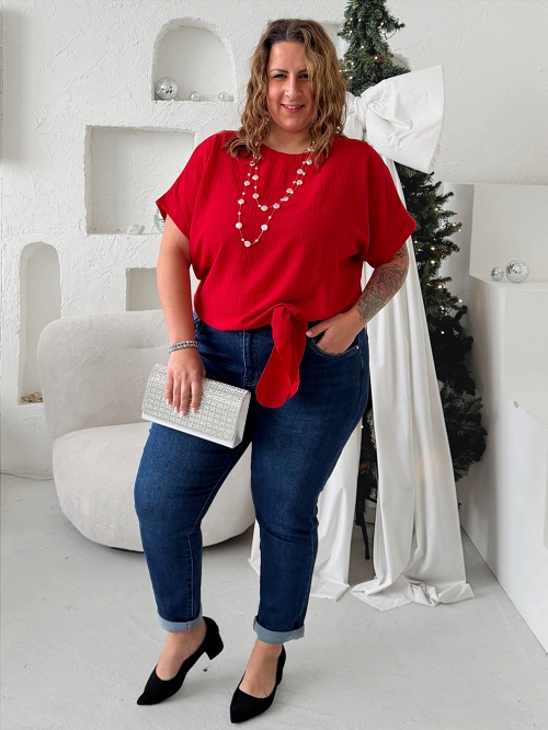 Halenka Julia se zavazováním do 3XL červená