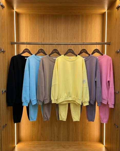 Máslová tepláková souprava Chica od S do 2XL - černá