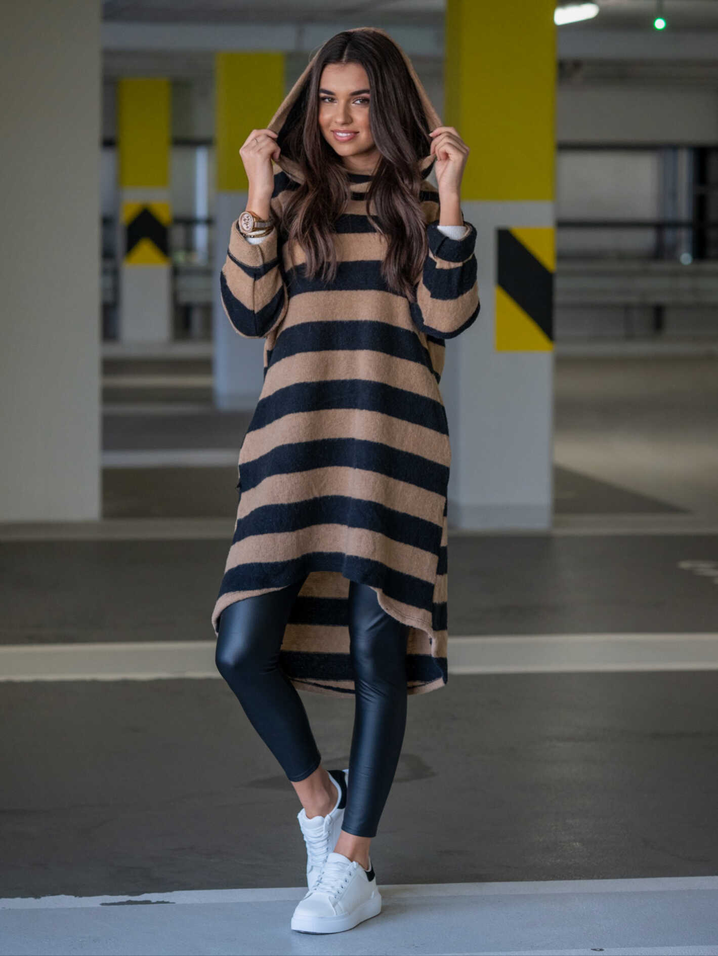 Asymetrická mikina Stripes camel