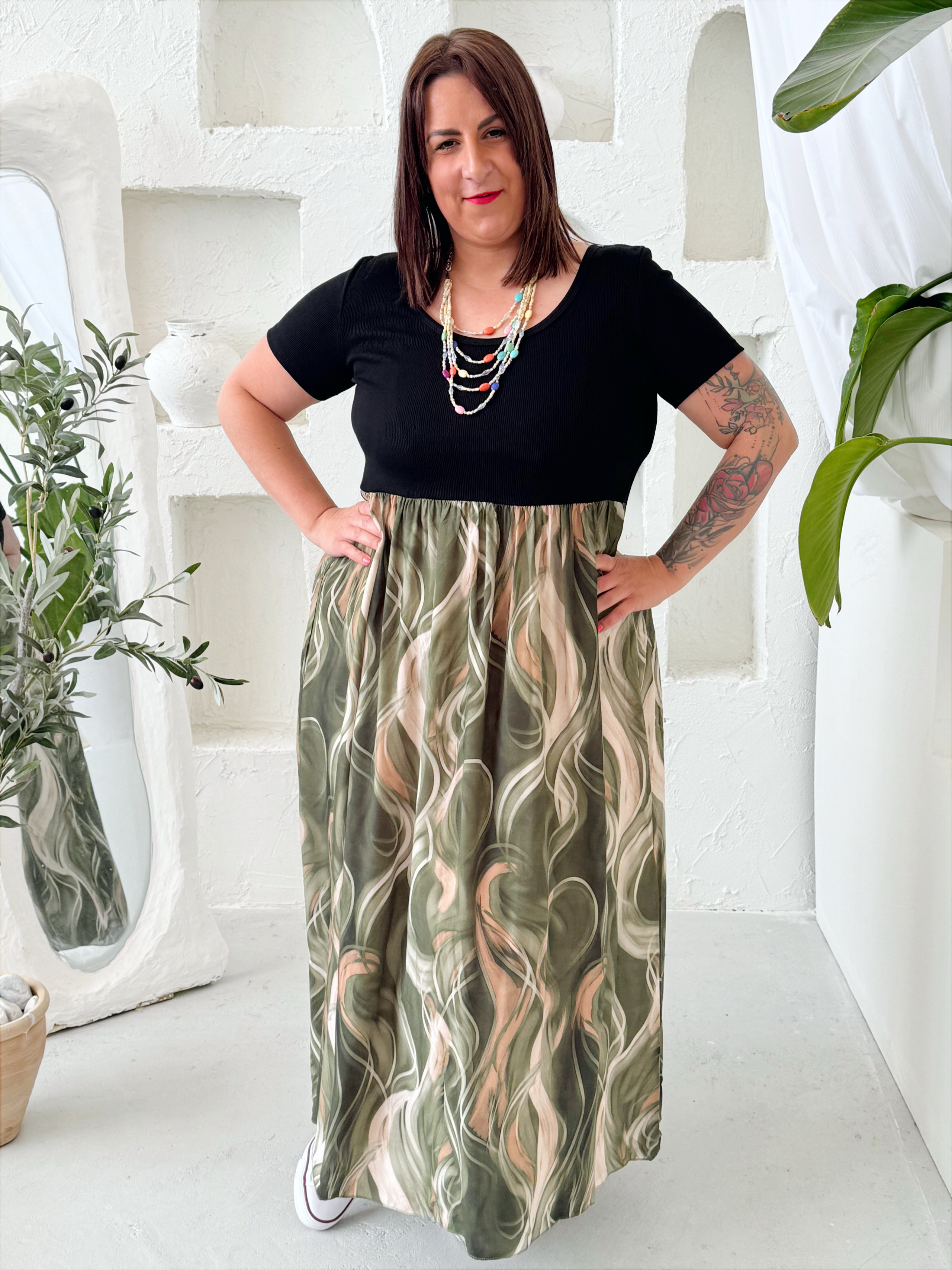 Maxi šaty s pružným žebrovaným vrškem Colories černé