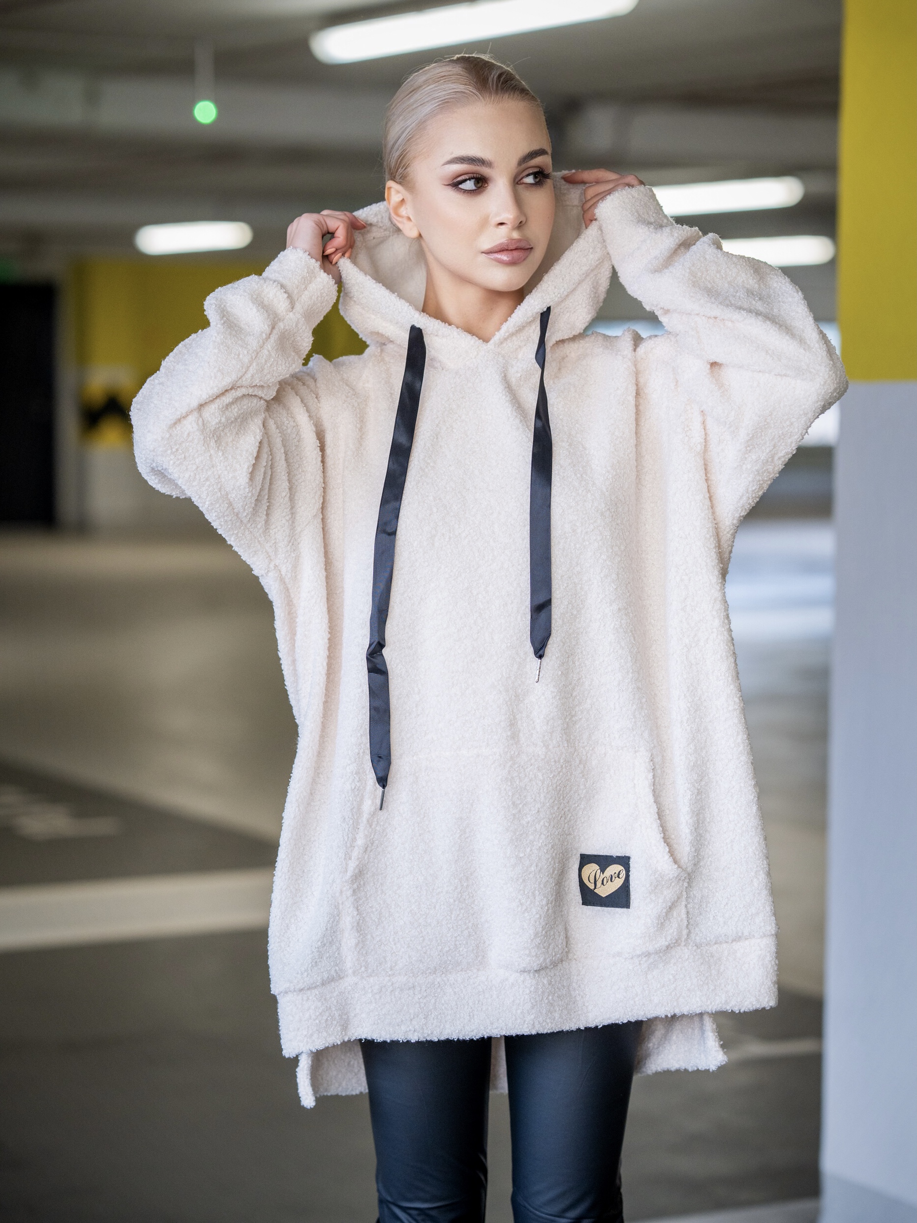 Prodloužená mikina Teddy cream 