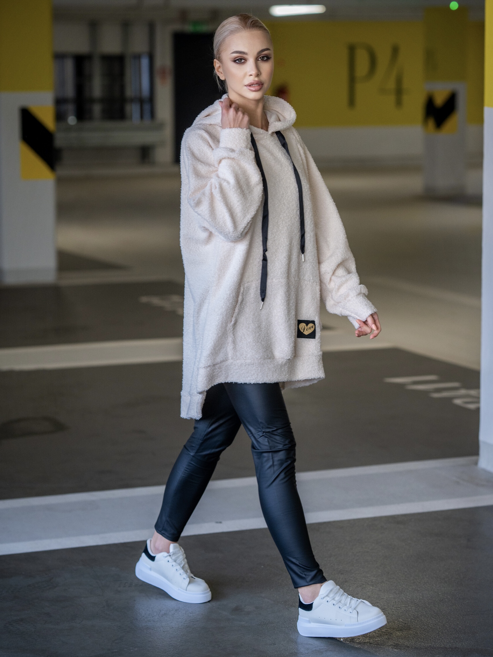 Prodloužená mikina Teddy cream 